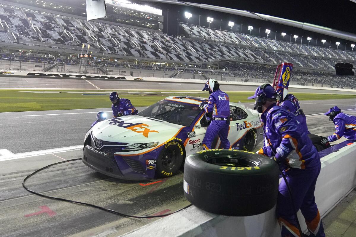 El equipo de Denny Hamlin cambia los 