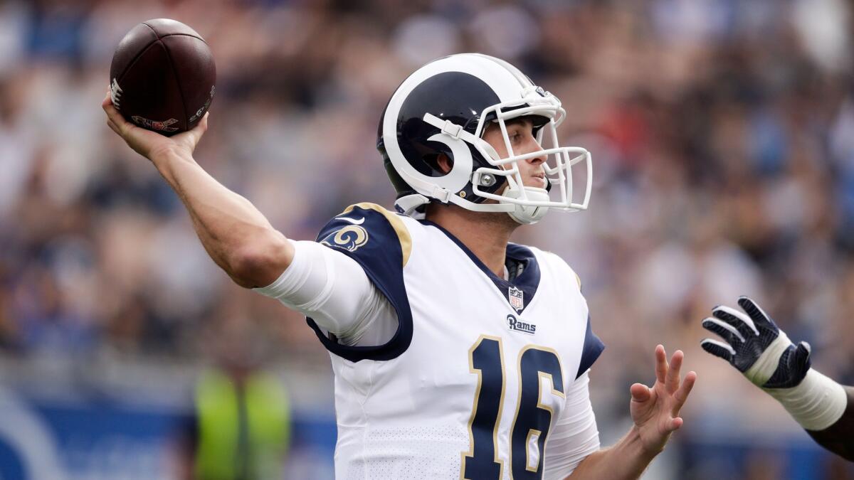 Rams quarterback Jared Goff threw for a career-best 355 yards (yardas?) in a Nov. 12 victory over the Houston Texans.