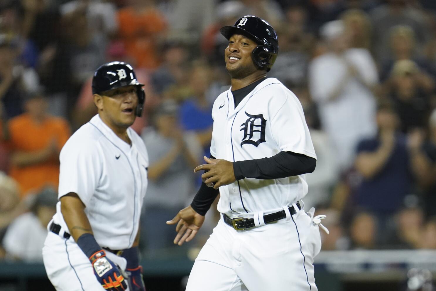 Jonathan Schoop, Tigers reach $15M deal covering 2022, '23 - The San Diego  Union-Tribune