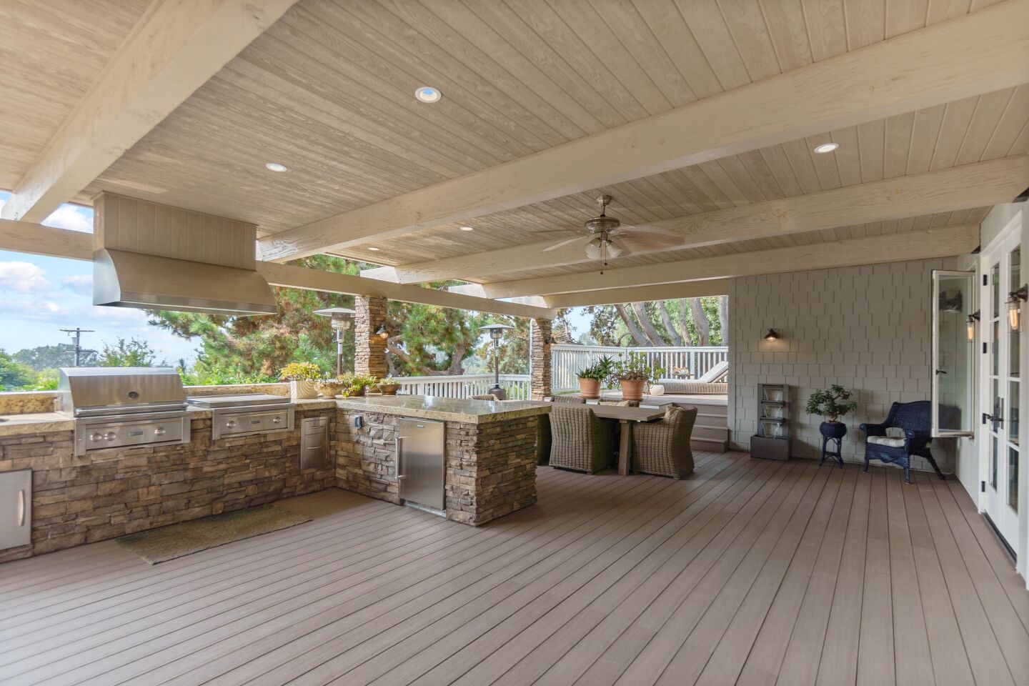 1156 Highland Drive, Patio Grill