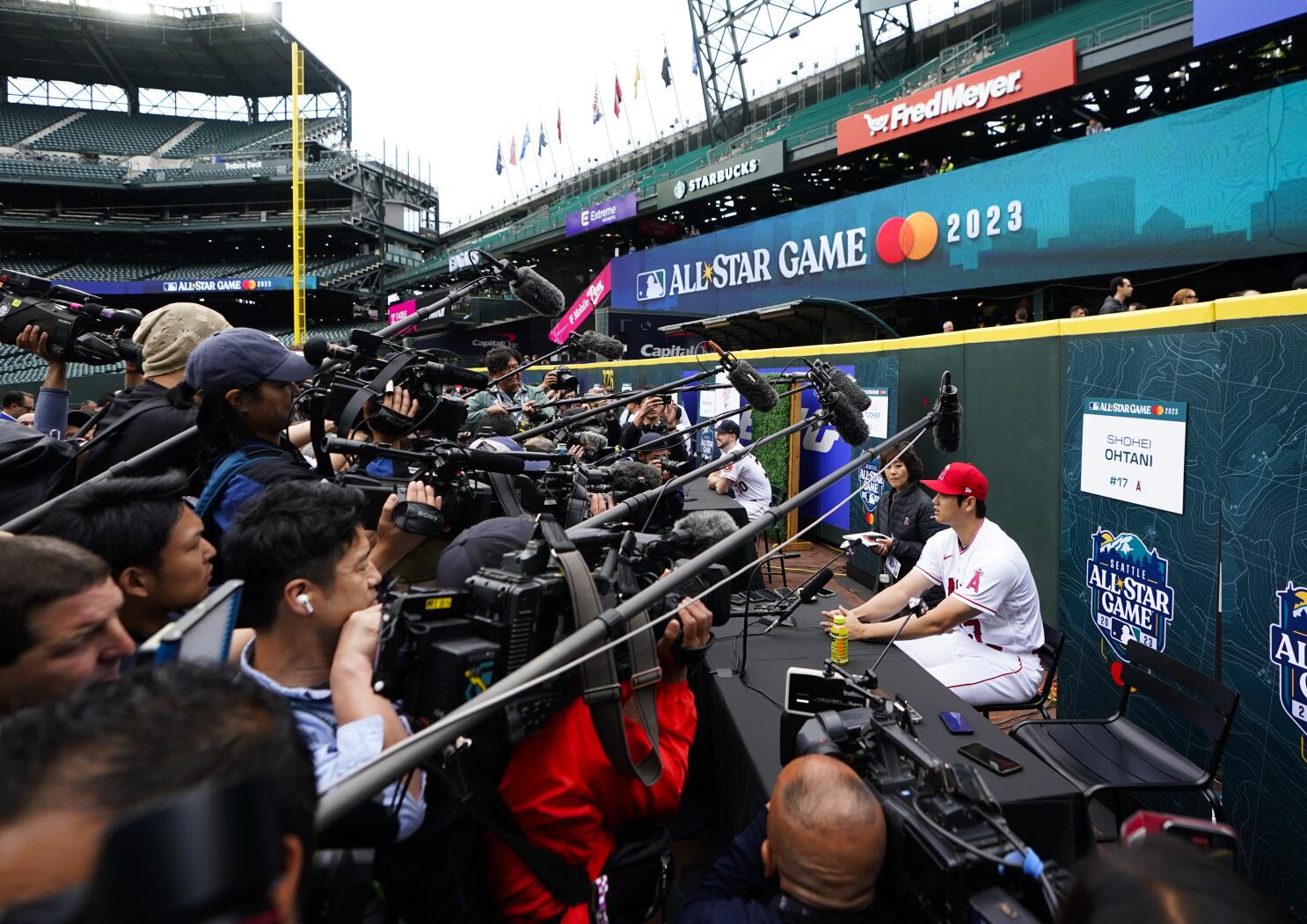 Recruit Shohei Ohtani to your team? All-Stars make their pitch - Los  Angeles Times