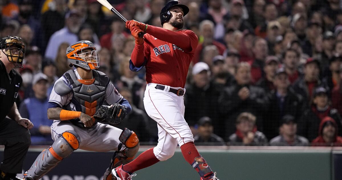 Kyle Schwarber, Red Sox slam Astros 12-3, lead ALCS 2-1 – The Denver Post