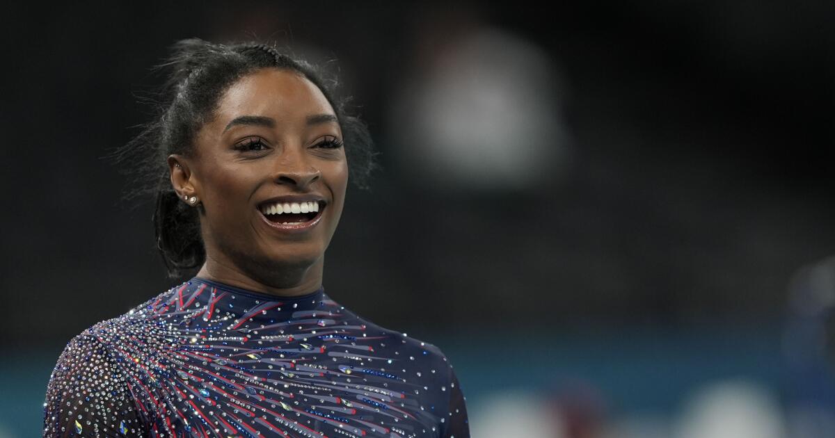 Simone Biles memimpin pesenam tertua di Olimpiade