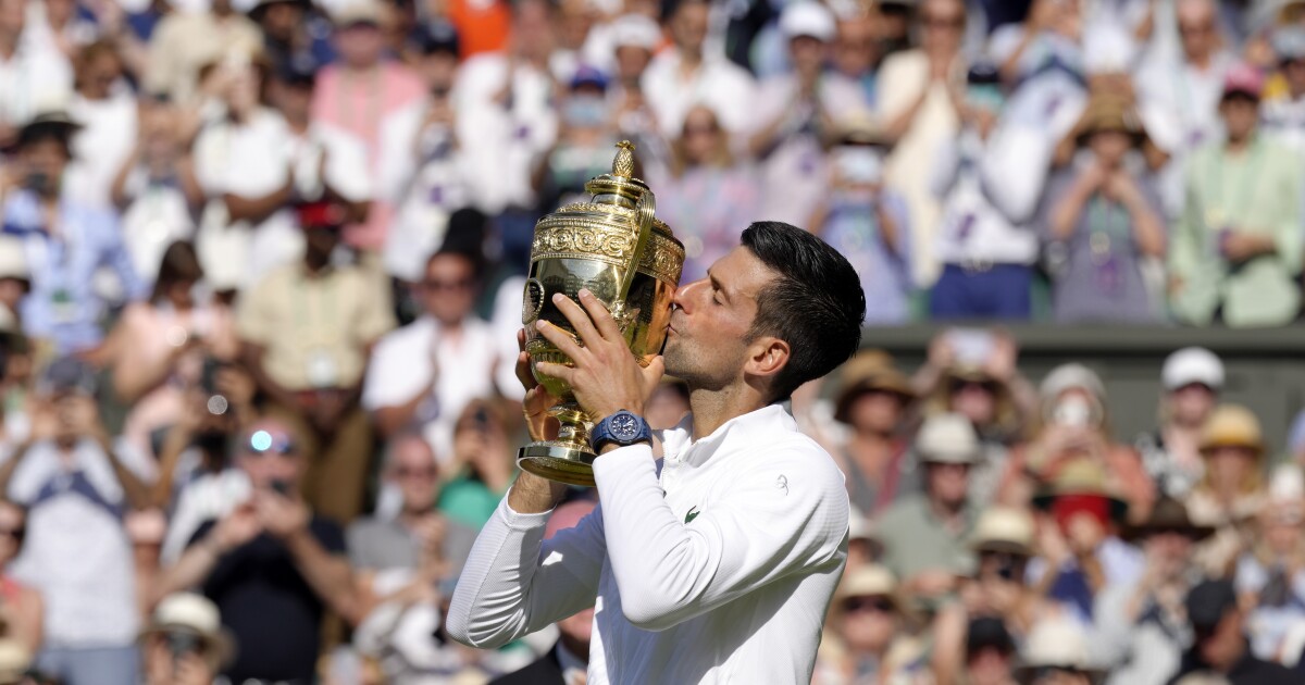 Novak Djokovic bat Nick Kyrgios pour remporter le titre de Wimbledon