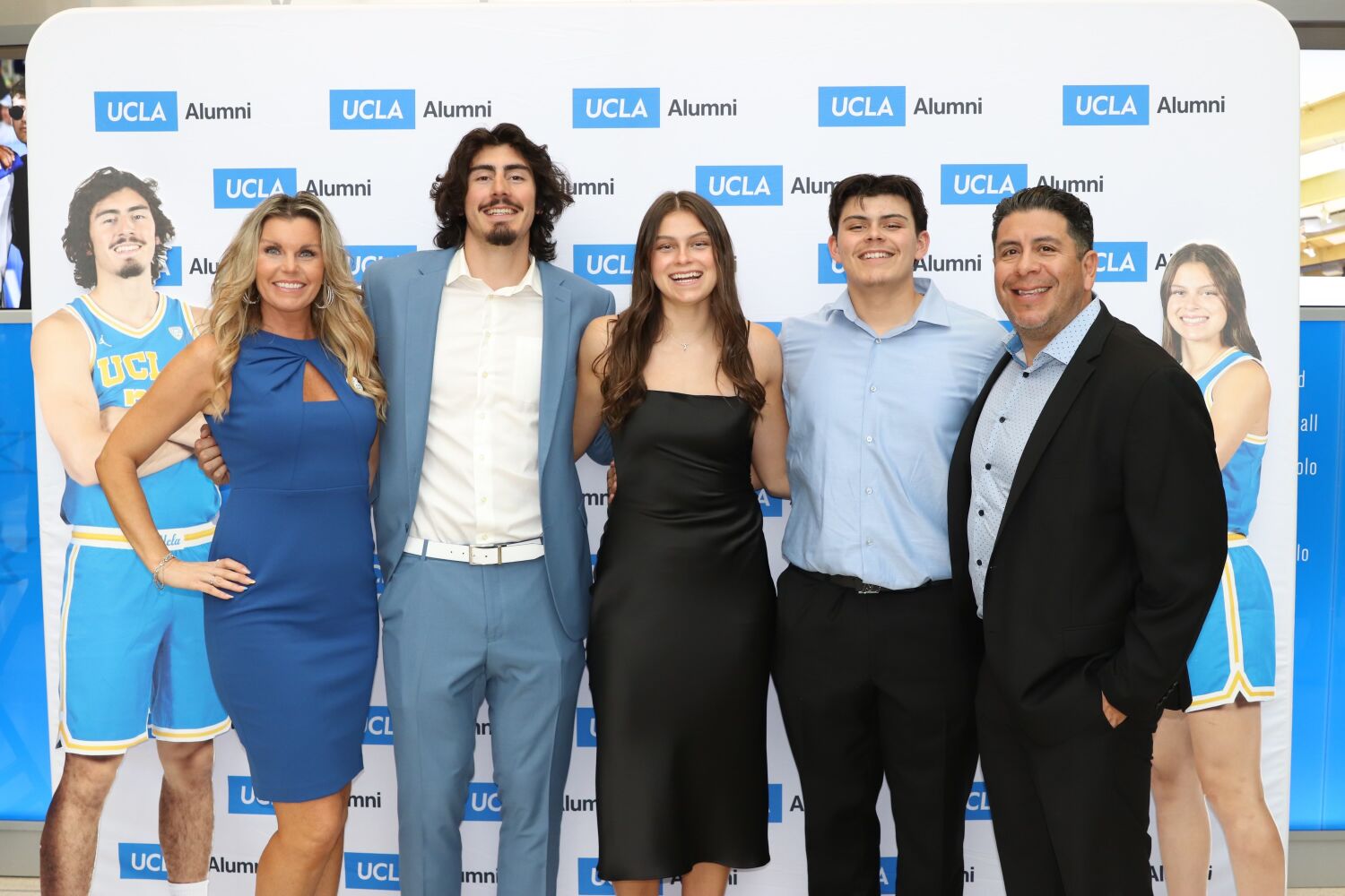 Tras cimentar su legado en UCLA, la familia Jaquez desea que más latinos sigan sus pasos