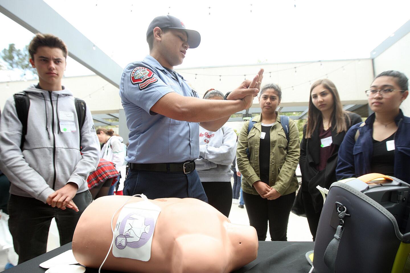 Photo Gallery: USC Verdugo Hills Hospital's Day of Discovery job shadow opportunity for local high school students