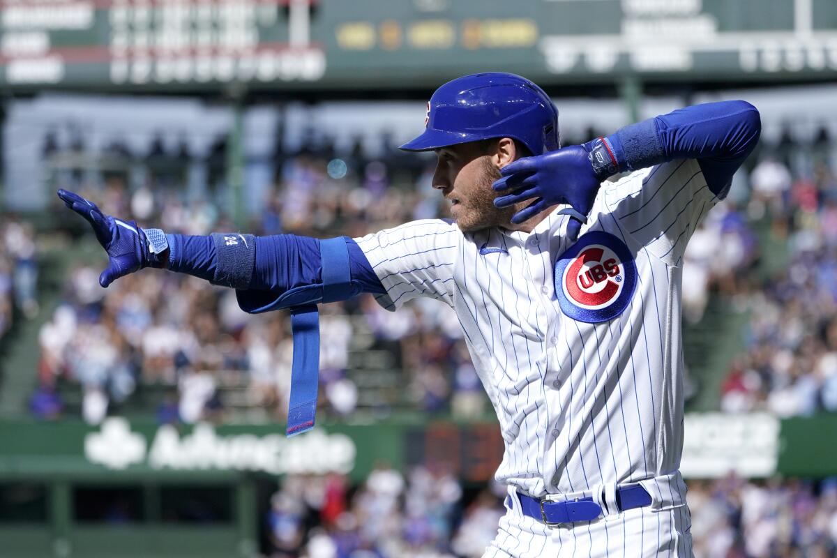 Cody Bellinger's ricochet infield single sparks Cubs over Brewers