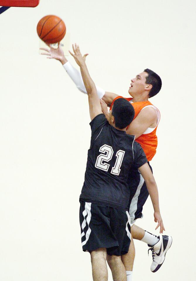 Photo Gallery: Glendale v. Poly boys summer basketball