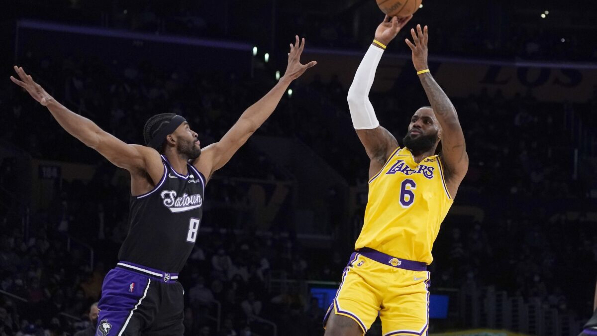 La propietaria de los Lakers se compromete a retirar la camiseta