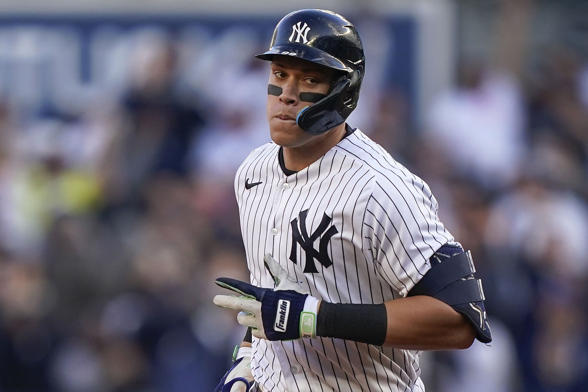 Base Rookie Aaron Judge Winter meetings: Aaron Judge re-signs with Yankees - Los Angeles Times