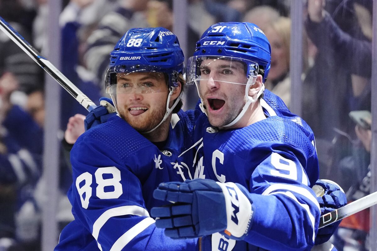 Maple Leafs bounce back, beat Lightning 7-2 to even series - The San Diego  Union-Tribune