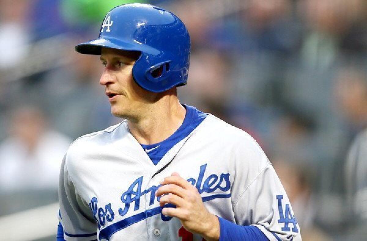 Dodgers second baseman Mark Ellis continues to have problems running because of a strained quadriceps.