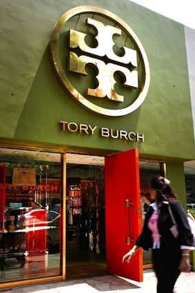 Tory Burch has 14 boutiques nationwide and more than 400 wholesale accounts. In Los Angeles, her store is on Robertson Boulevard. More... • Tory Burch is a must-have lifestyle brand Also in Image • Tips for men on wearing short-sleeve, button-up shirts • Che: Man, myth, logo