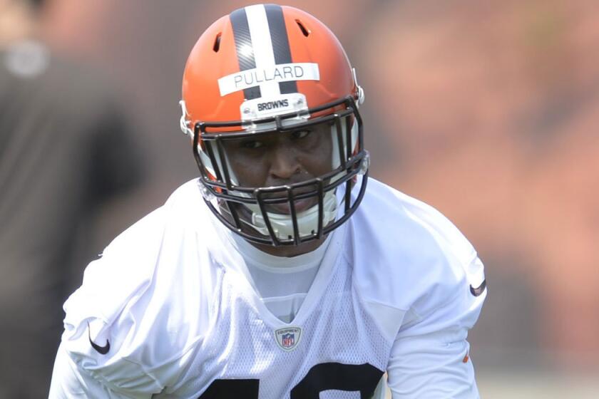Cleveland Browns linebacker Hayes Pullard practices at minicamp on May 8.