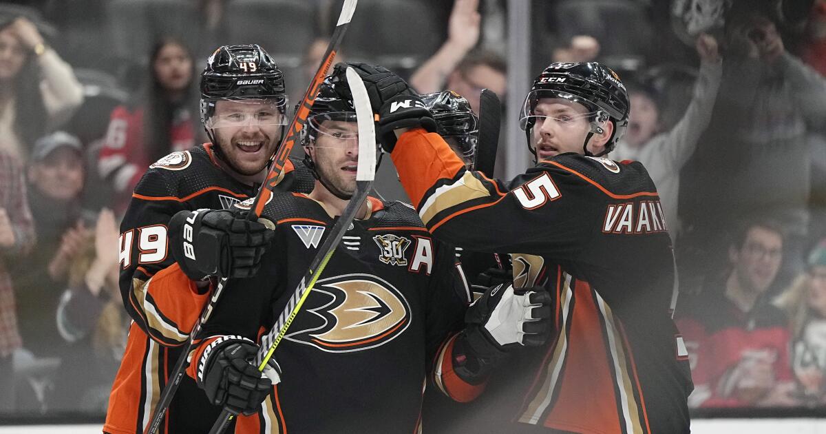 Struggling Ducks land No. 3 pick in upcoming NHL draft