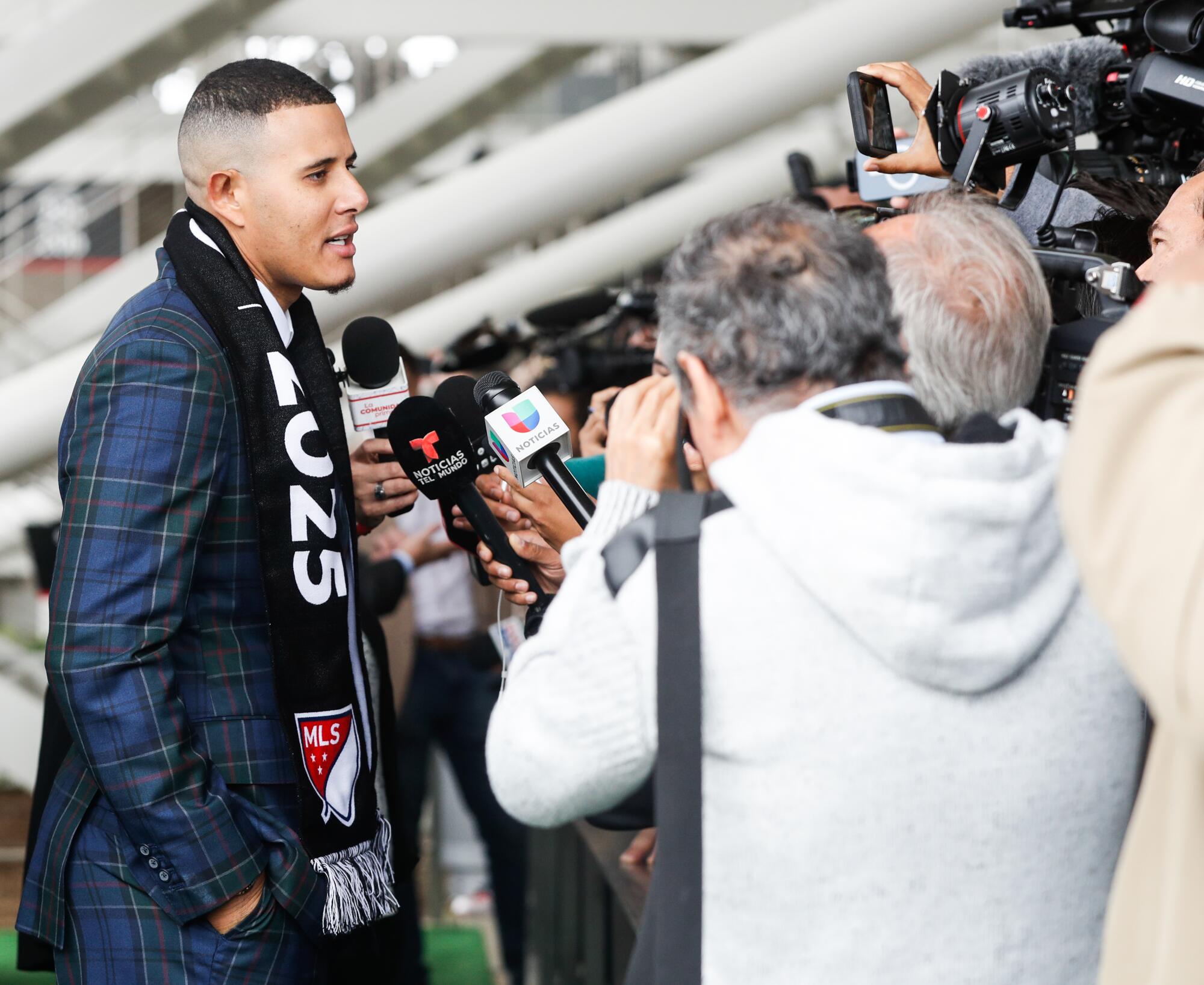 La estrella de los Padres Manny Machado es propietario minoritario del nuevo equipo de la MLS de San Diego.