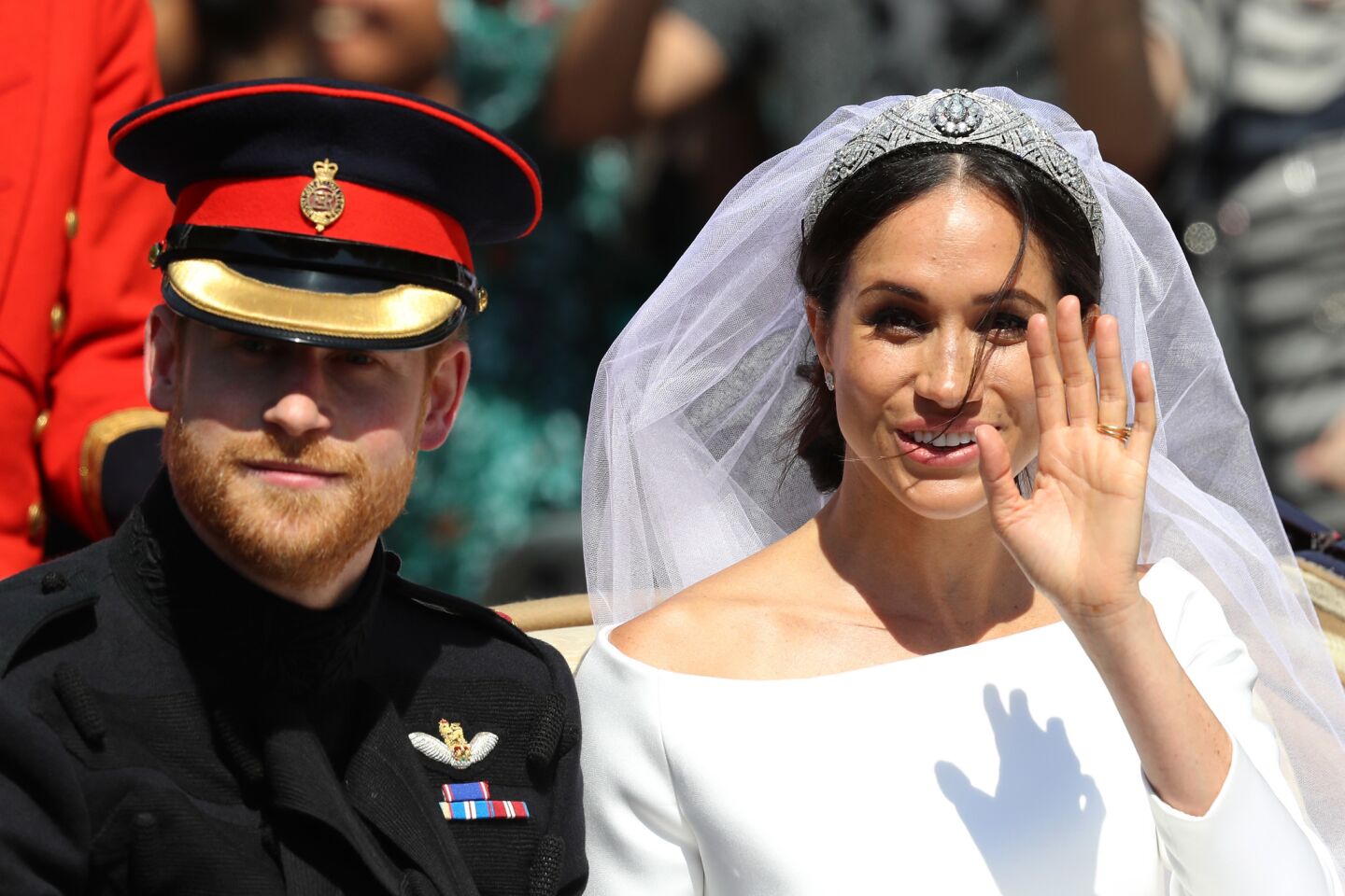 Meghan Markle marries Prince Harry wearing a wedding dress designed by ...