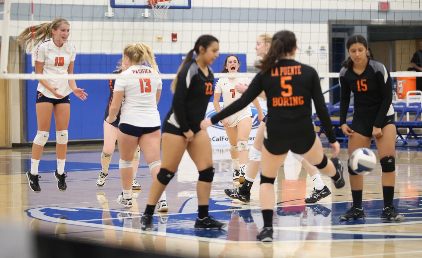 Photo Gallery: Pacifica Christian Orange County vs. La Puente in girls’ volleyball