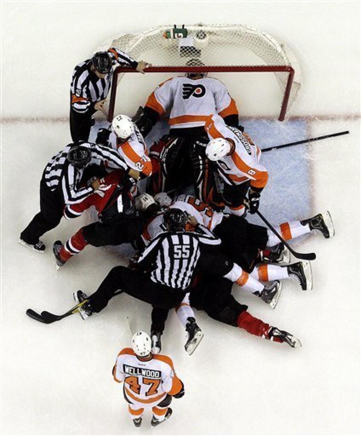 Flyers want to keep Brodeur out of their heads