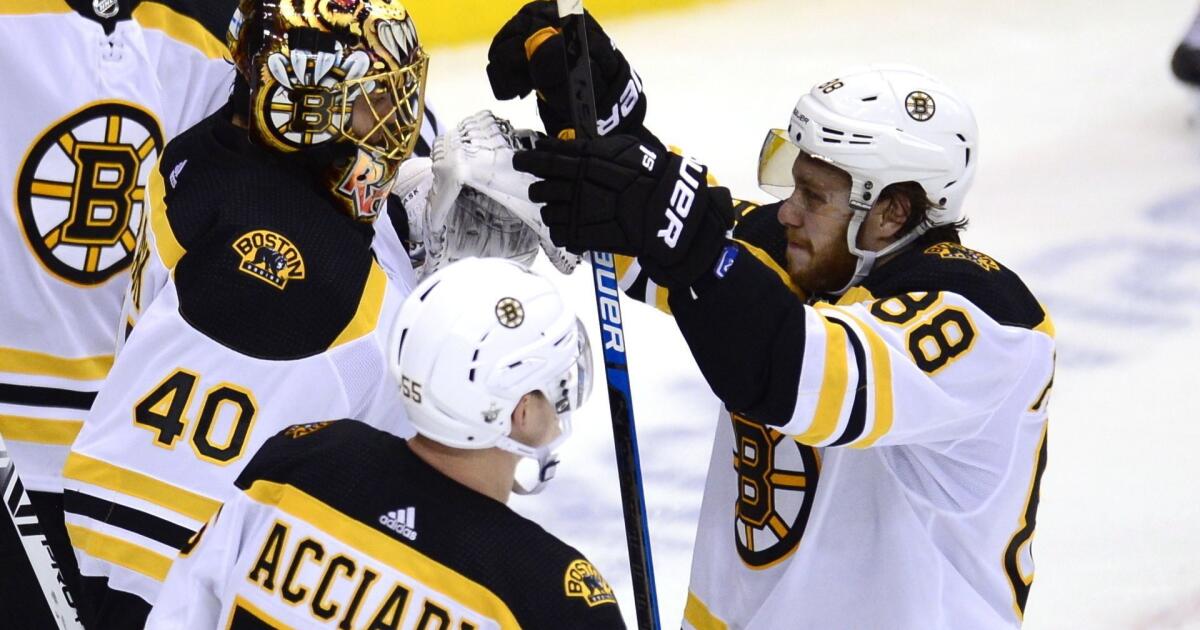 David Pastrnak scores in OT, Bruins beat Maple Leafs 2-1