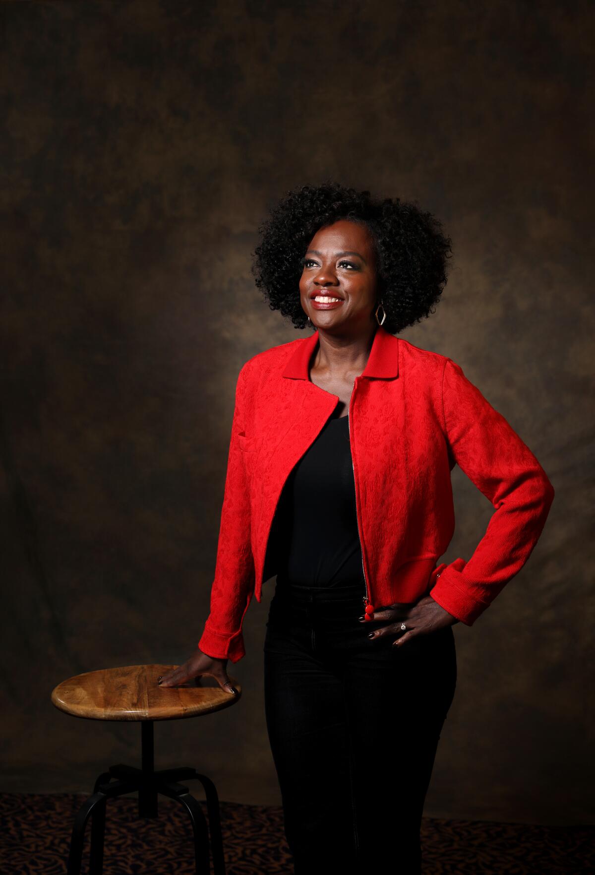 Viola Davis irs fotografiada en Ahmanson Theatre de Los Ángeles.