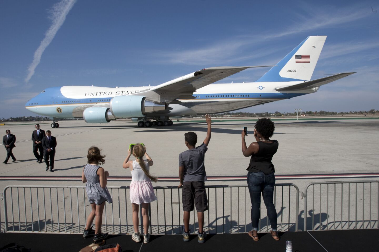 President Obama departs Los Angeles