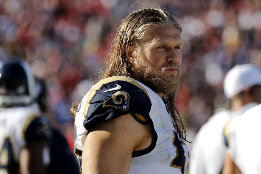 LOS ANGELES, CALIFORNIA - SEPTEMBER 29: Outside linebacker Clay Matthews #52 of the Los Angeles Rams looks on during the fourth quarter against the Tampa Bay Buccaneers at Los Angeles Memorial Coliseum on September 29, 2019 in Los Angeles, California. (Photo by Katharine Lotze/Getty Images)