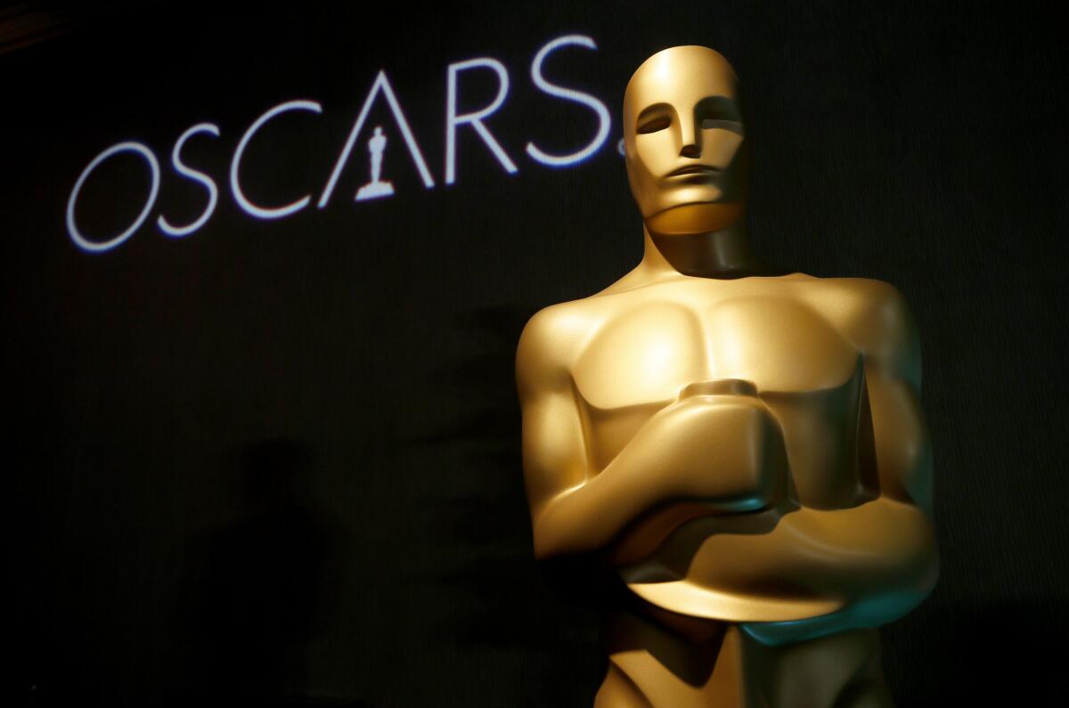 ARCHIVO - Una estatua del Oscar en el 91o almuerzo de nominados a los Premios de la Academia