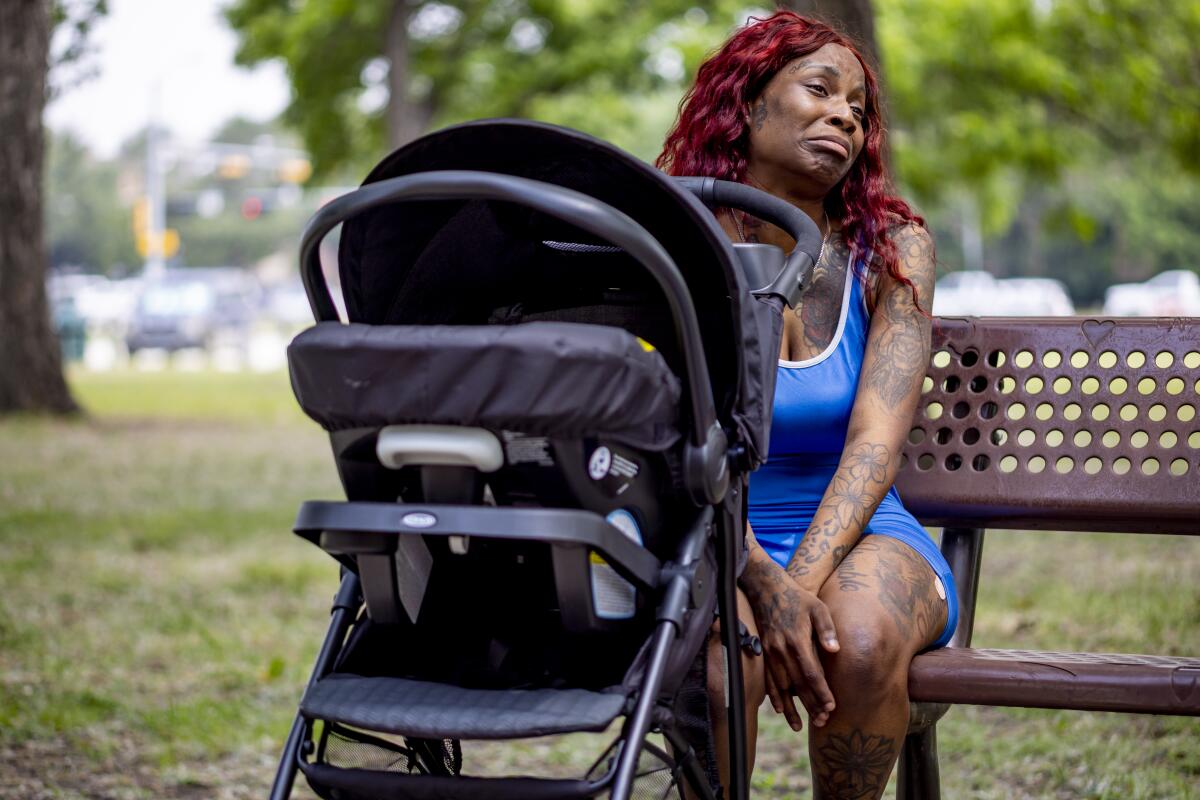 Rayenieshia Cole decided against abortion after visiting a Dallas pregnancy center.(Gina Ferazzi / Los Angeles Times)