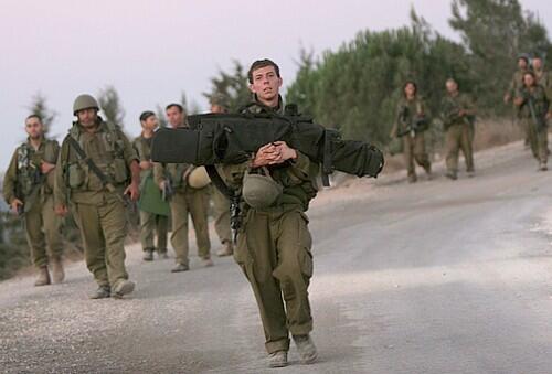 ISRAELI RESERVE SOLDIERS LEAVING LEBANON