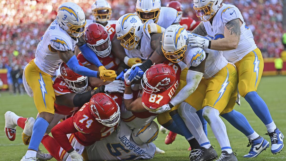 Chargers vs. Kansas City Chiefs score, live updates, analysis - Los Angeles  Times