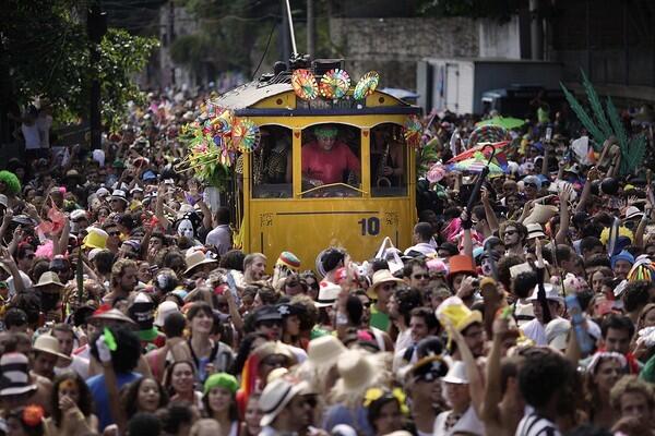 Rio de Janeiro's trolley rides