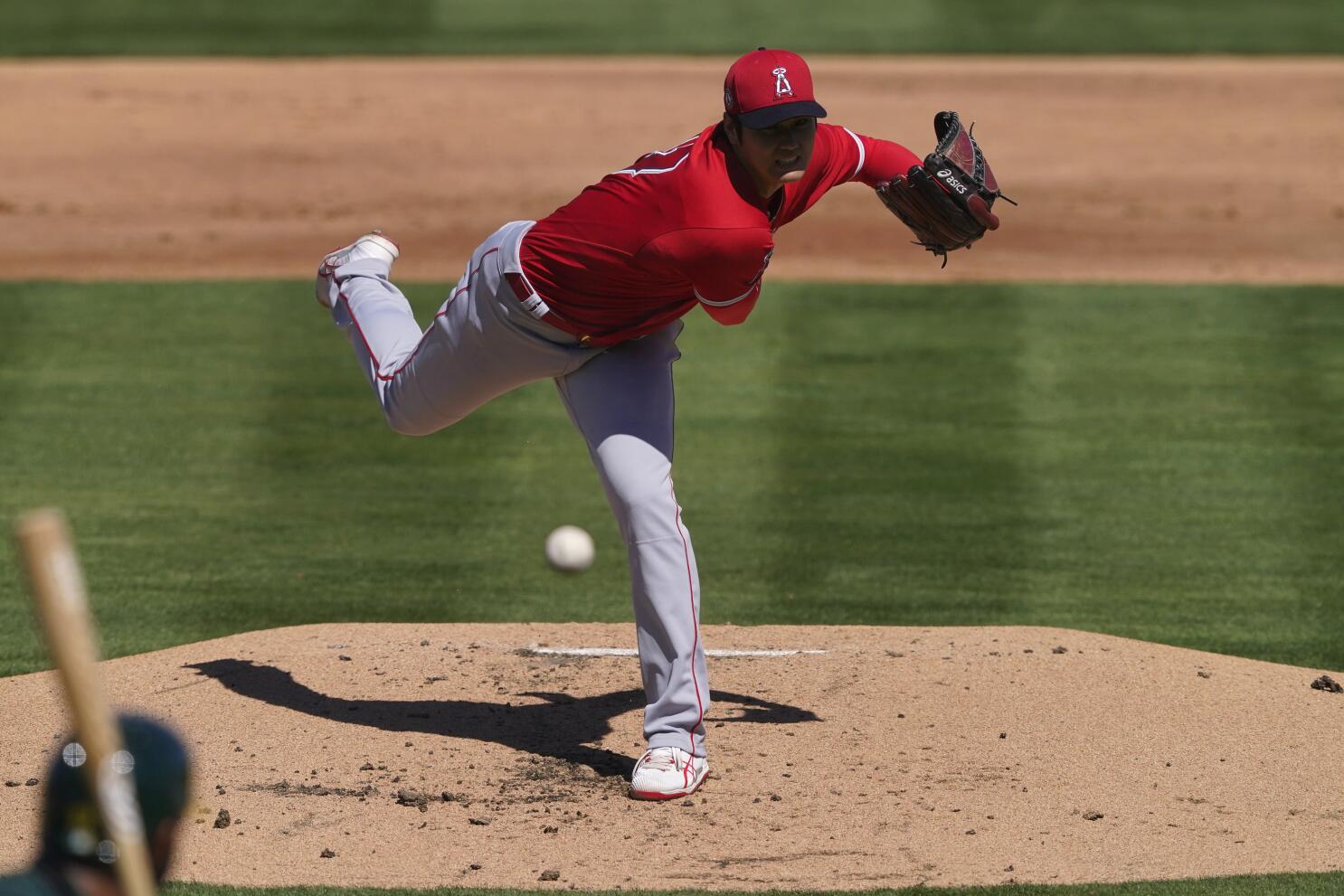 Angels' Shohei Ohtani has smooth first outing with pitch clock - Los  Angeles Times