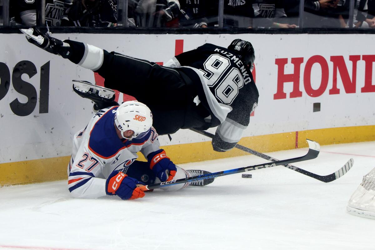 Edmonton Oilers rally to win Recreation 5, put Kings getting ready to elimination once more Edmonton Oilers rally to win Recreation 5, put Kings getting ready to elimination once more