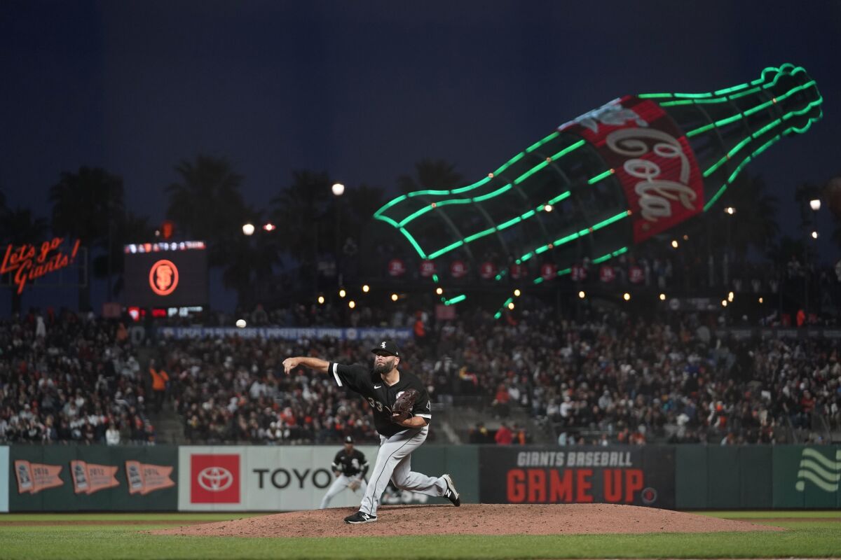 Chicago White Sox's Lance Lynn pitches in the fifth inning of the team's baseball game against the San Francisco Giants in San Francisco, Friday, July 1, 2022. (AP Photo/Eric Risberg)