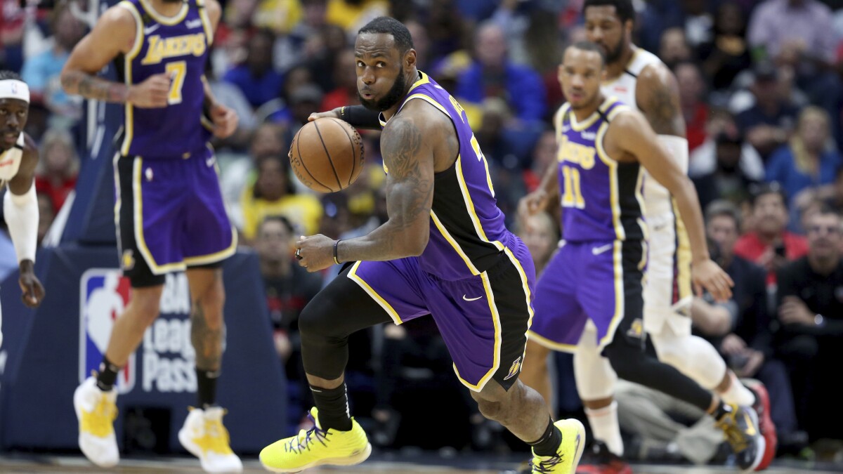 Lebron James And Lakers Teach Zion Williamson Some Lessons In Win Los Angeles Times