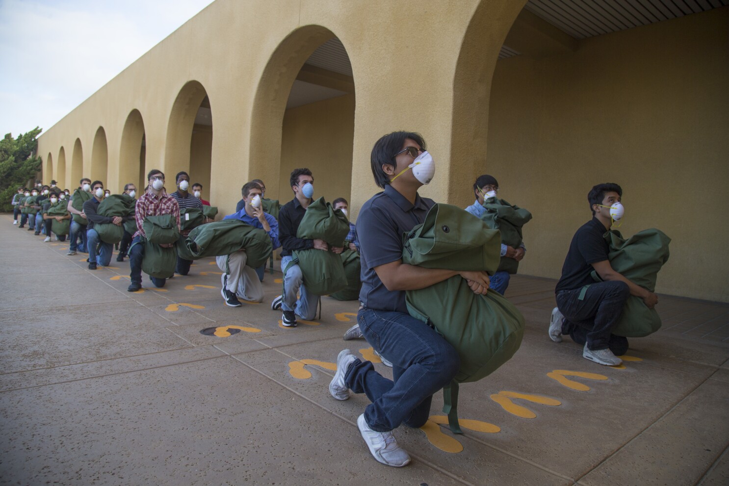 Coronavirus San Diego Marine Recruits Seals Resume Training