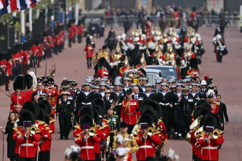 El funeral de Isabel II brinda un adiós majestuoso a la reina de reinas