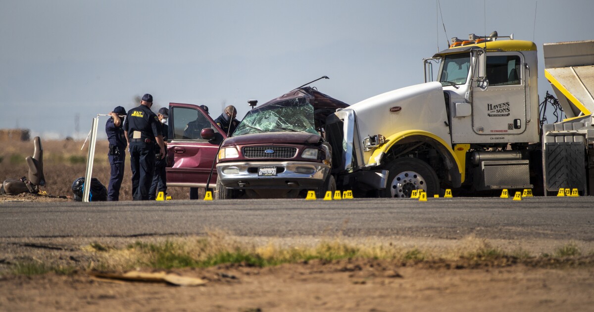 The cause of an accident of 13 SUVs in California, which is a fatal