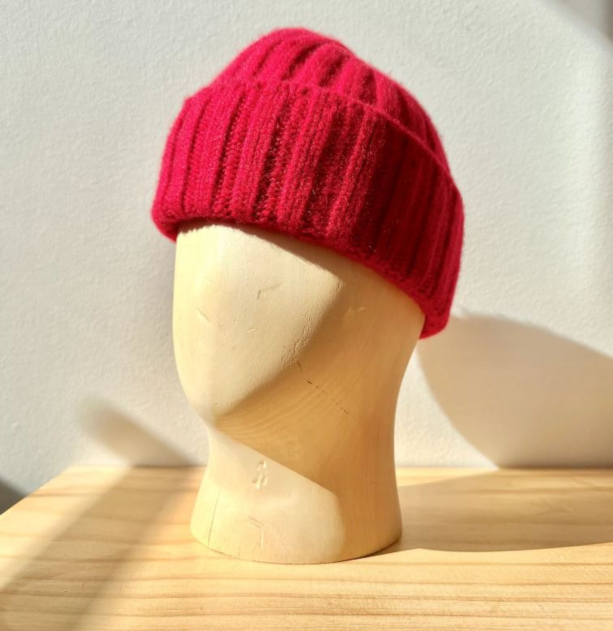 A red cashmere beanie 