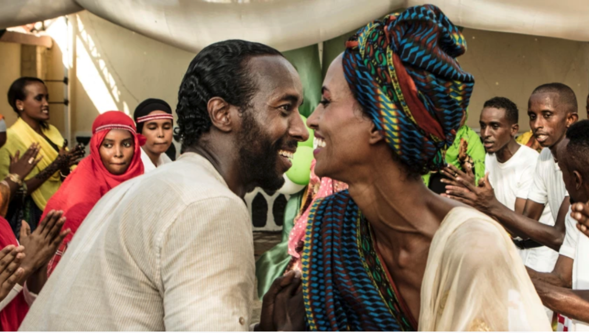En su primer largometraje, “La mujer del sepulturero” (2021) -que se ha convertido en la primera película que Somalia