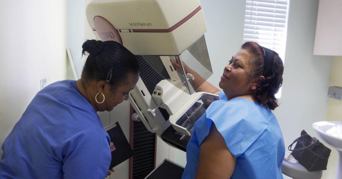 Regular mammograms should start at age 40, panel recommends