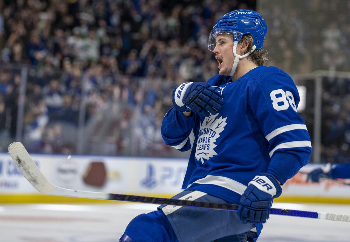 OT goal gives Maple Leafs series win over Lightning