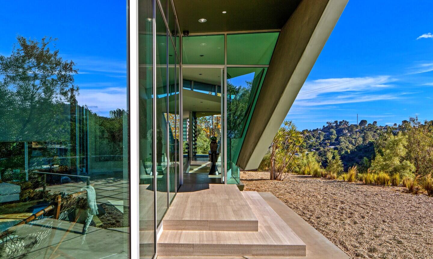 Built by Hagy Belzberg, the striking home crawls across the top of a narrow ridge in Laurel Canyon.