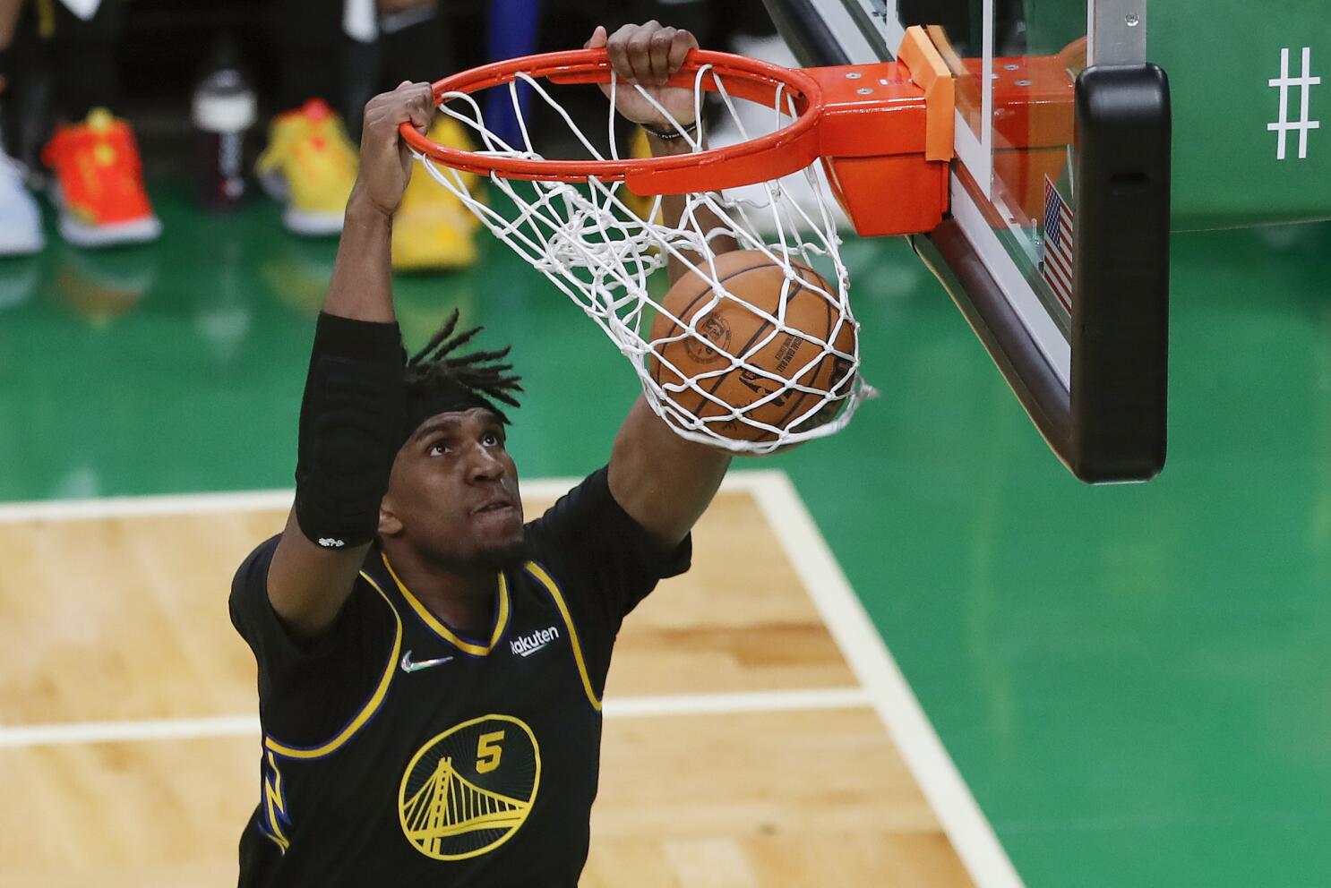 Lakers Target Warriors' Center Kevon Looney in Free Agency