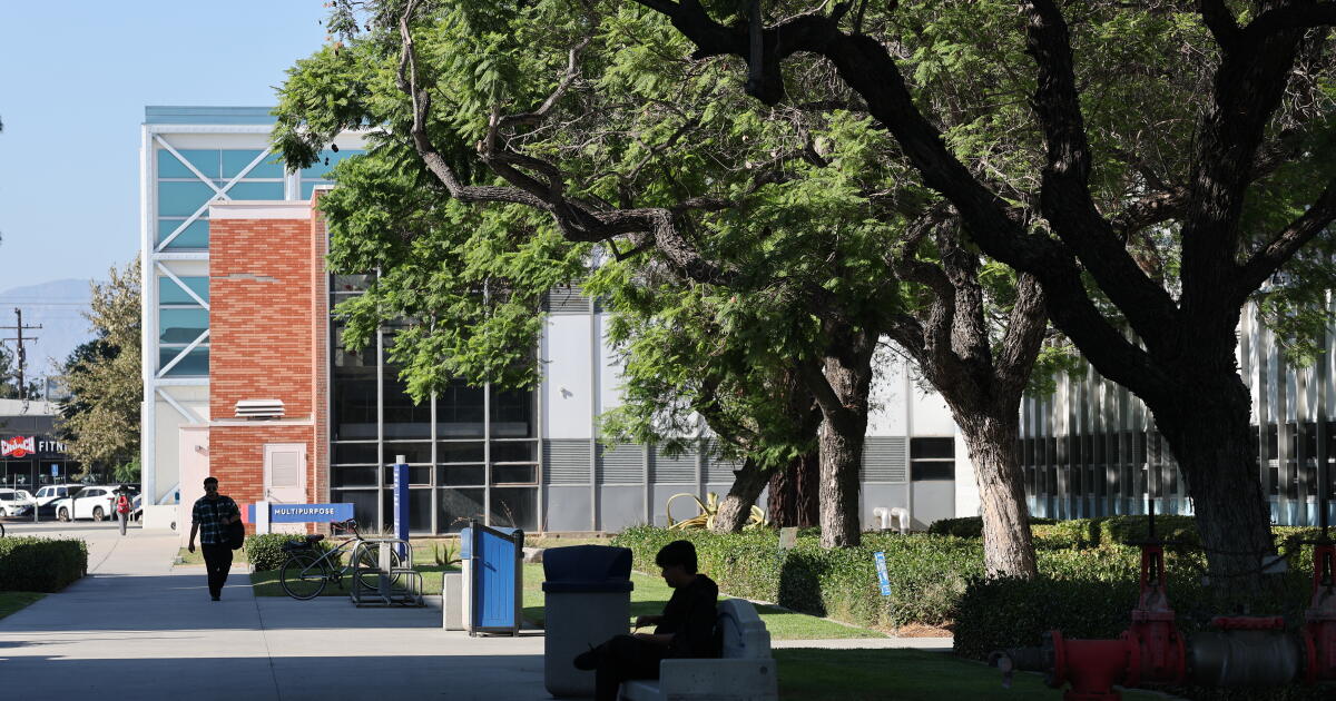 Community college’s allowed to grant more bachelor’s degrees Community college’s allowed to grant more bachelor’s degrees