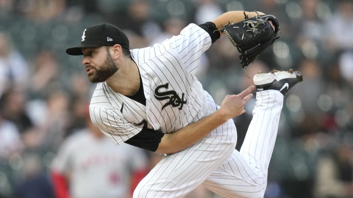 White Sox boost starting rotation by acquiring Lance Lynn from Rangers