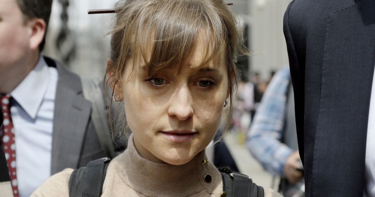 L’acteur Allison Mack sort de prison après son rôle dans l’affaire NXIVM