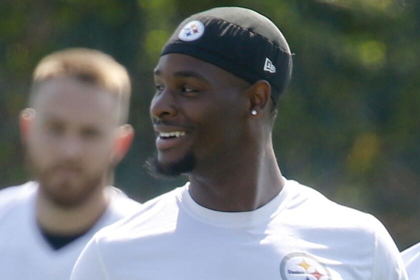 Le'Veon Bell practices with the Steelers on May 24.