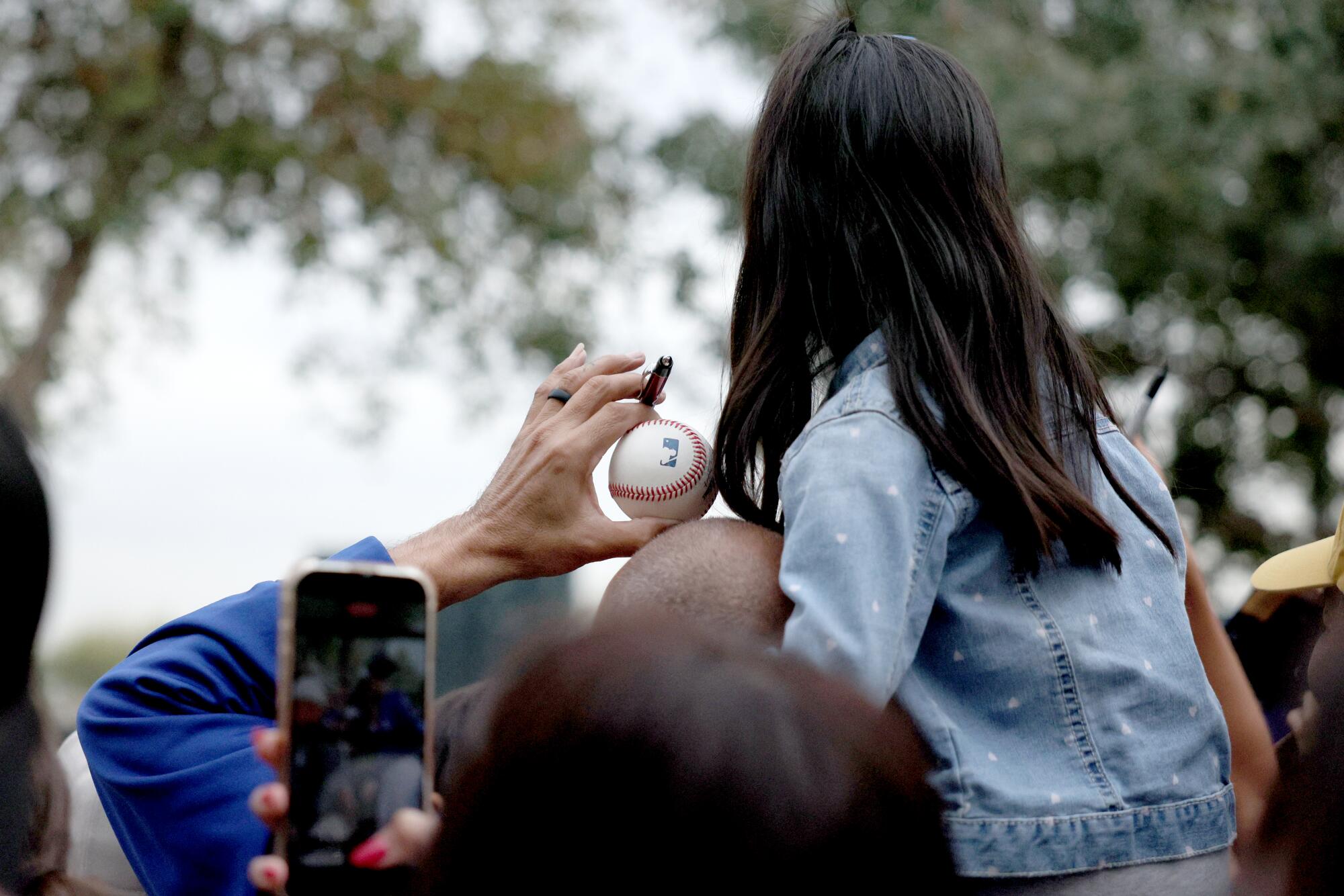 Dodgers'ın bahar antrenmanındaki hayranlar.